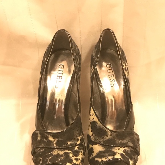 Guess Leopard Print Peeptoe Heels Size 6.5 EUC - Picture 3 of 4